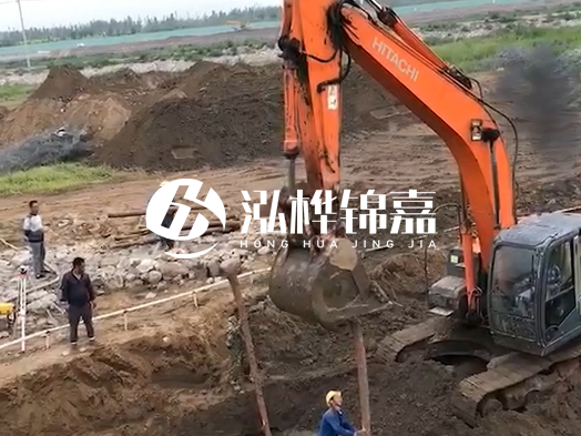 松木樁批發廠家泓樺錦嘉 - 生態河道木樁施工需要注意什么？